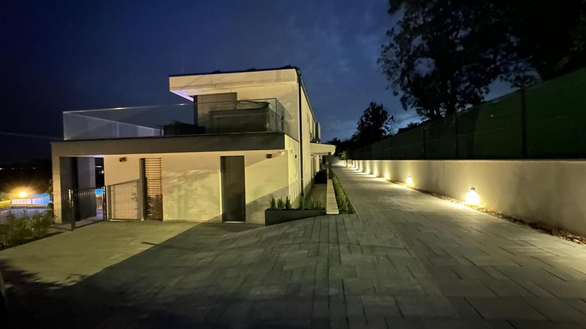 Horizont Apartman Alsoors Bagian luar foto