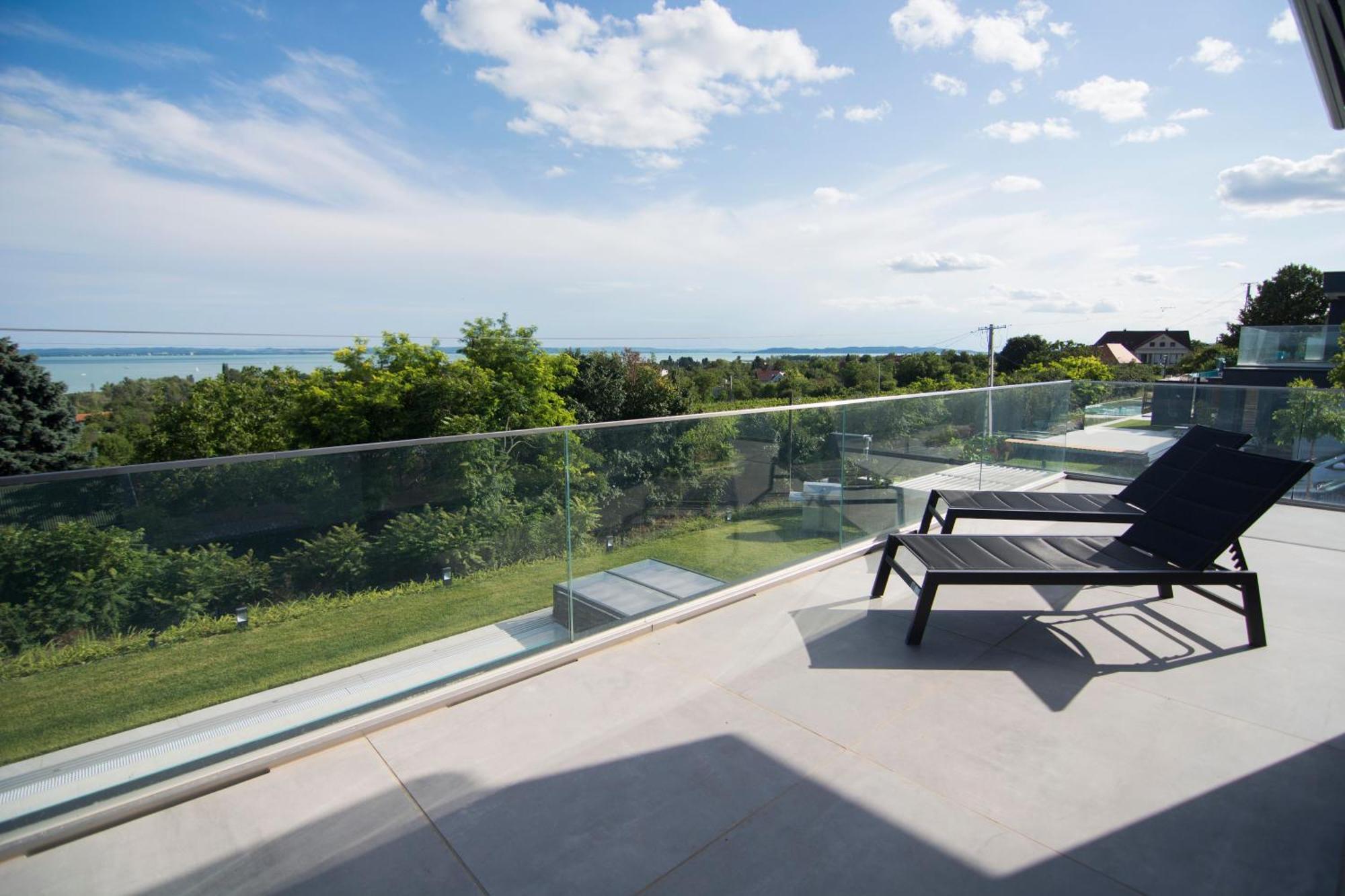 Horizont Apartman Alsoors Bagian luar foto