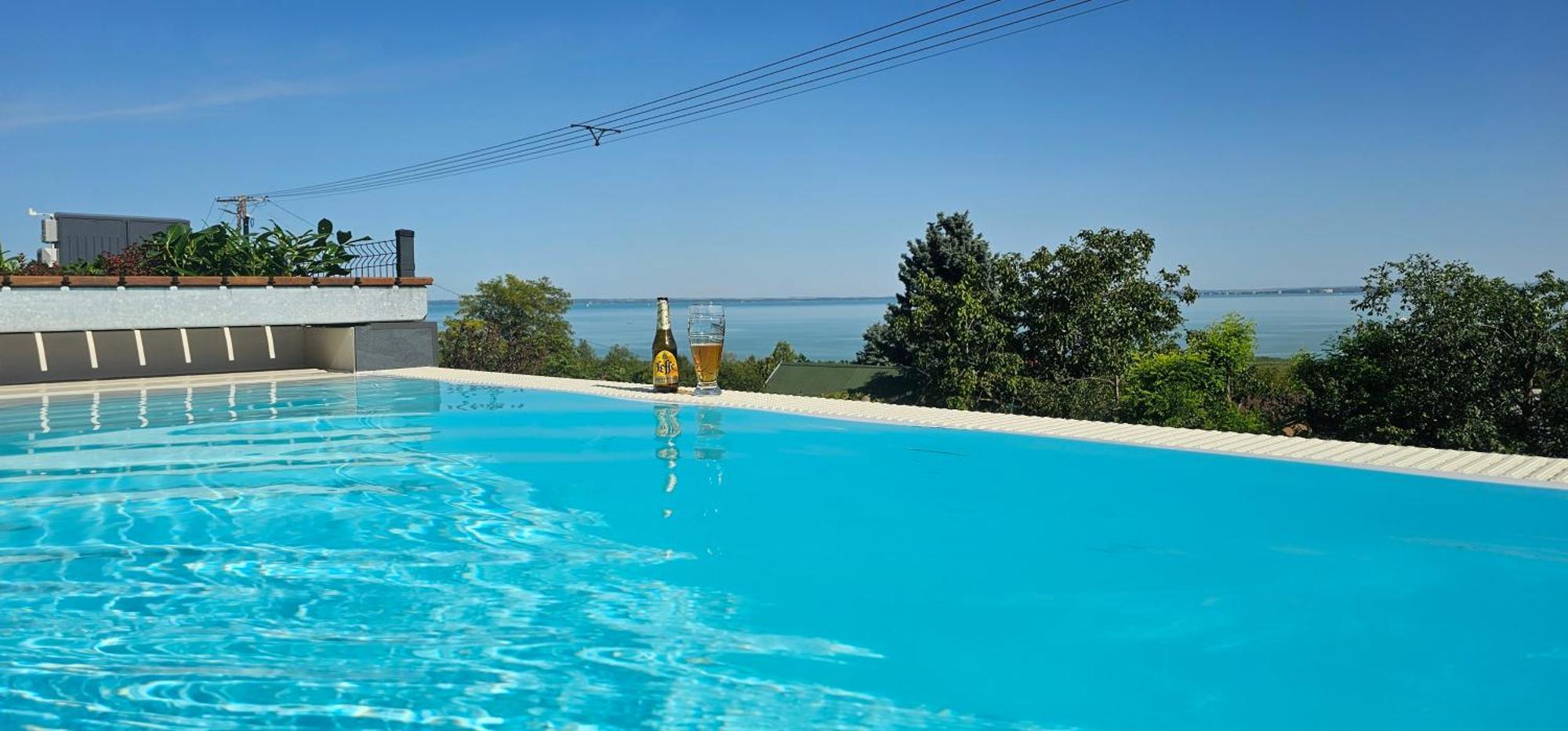 Horizont Apartman Alsoors Bagian luar foto